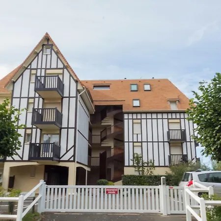 Face A La Avec Balcon