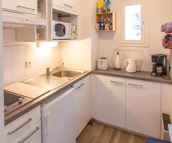 Face A La Avec Balcon דירה *