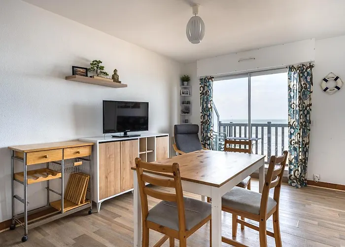 Face A La Avec Balcon דירה הולגאט