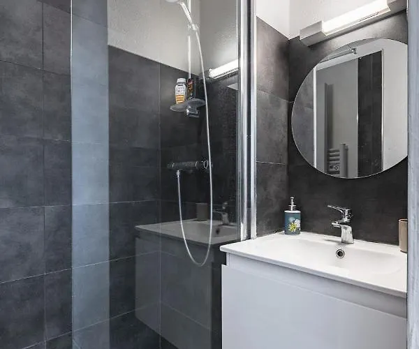 Face A La Avec Balcon * הולגאט