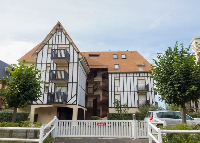 Face A La Avec Balcon